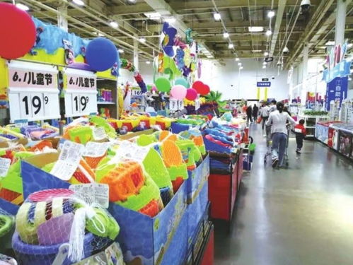 六一臨近，超市商場巧布兒童專區，玩具用品促銷掀熱潮